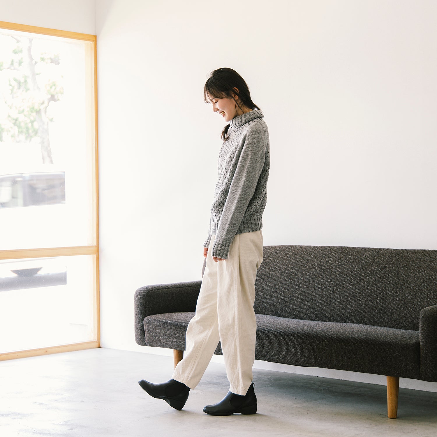 Pattern for knitting a winter sweater with slim sleeves