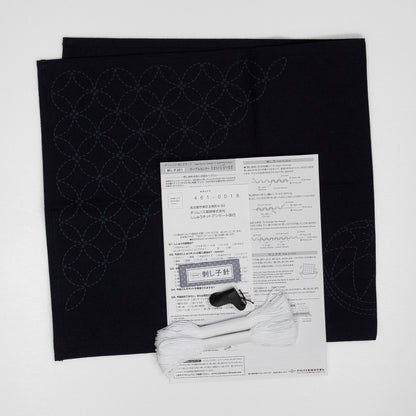 Sashiko 261 Centerpiece Temari and Shippo-Tsunagi (Navy)